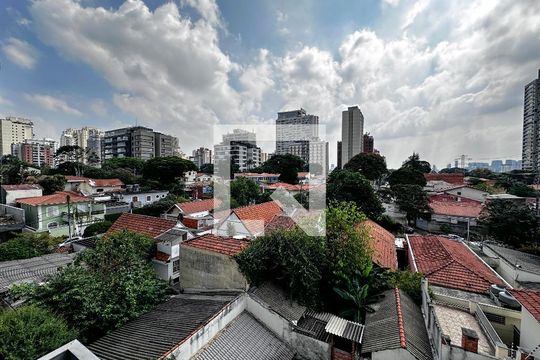 Apartamento em Campo Belo com 3 quartos e closet. Academia no condomínio. Ideal para comprar. — Vista