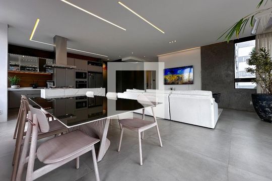 Apartamento em Campo Belo com 3 quartos e closet. Academia no condomínio. Ideal para comprar. — Sala