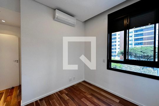 Apartamento em Campo Belo com 3 quartos e closet. Academia no condomínio. Ideal para comprar. — Suíte 1