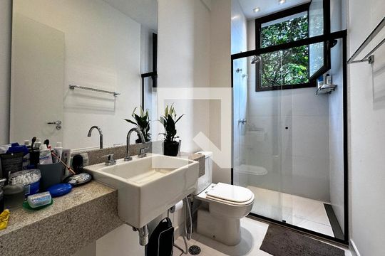 Apartamento em Campo Belo com 3 quartos e closet. Academia no condomínio. Ideal para comprar. — Banheiro 2 Suíte 2