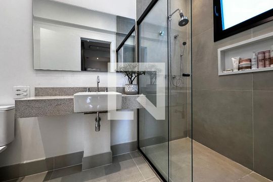 Apartamento em Campo Belo com 3 quartos e closet. Academia no condomínio. Ideal para comprar. — Banheiro Suíte 2