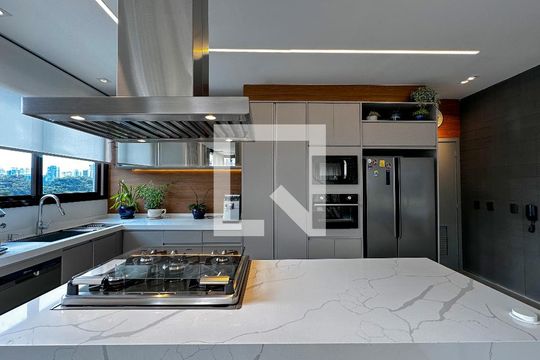 Apartamento em Campo Belo com 3 quartos e closet. Academia no condomínio. Ideal para comprar. — Cozinha