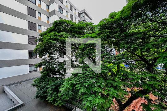 Apartamento em Campo Belo com 3 quartos e closet. Academia no condomínio. Ideal para comprar. — Vista Suíte 2