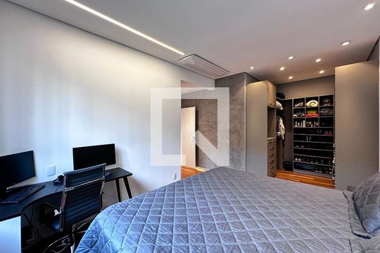 Apartamento em Campo Belo com 3 quartos e closet. Academia no condomínio. Ideal para comprar. — Suíte 2