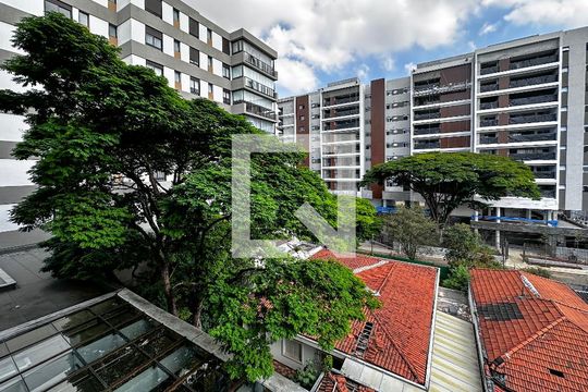 Apartamento em Campo Belo com 3 quartos e closet. Academia no condomínio. Ideal para comprar. — Vista Suíte 1