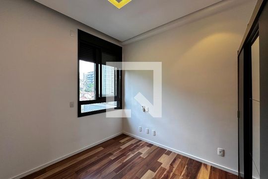 Apartamento em Campo Belo com 3 quartos e closet. Academia no condomínio. Ideal para comprar. — Suíte 1