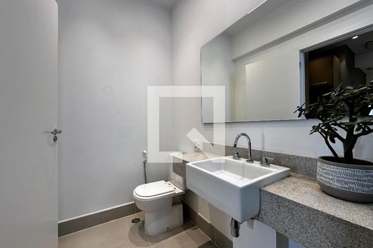 Apartamento em Campo Belo com 3 quartos e closet. Academia no condomínio. Ideal para comprar. — Banheiro 1 Suíte 2