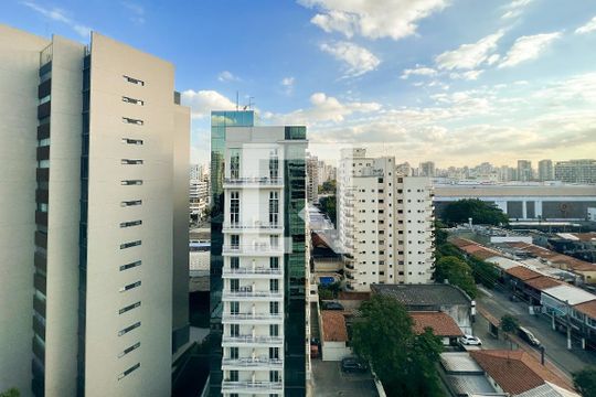 Apartamento mobiliado em Indianópolis, 2 quartos, academia e churrasqueira no condomínio. Ideal para comprar. — Vista