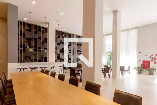 Apartamento mobiliado em Indianópolis, 2 quartos, academia e churrasqueira no condomínio. Ideal para comprar. — Salão de Festas