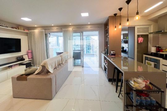 Apartamento mobiliado em Indianópolis, 2 quartos, academia e churrasqueira no condomínio. Ideal para comprar. — Sala