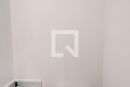 Apartamento mobiliado em Indianópolis, 2 quartos, academia e churrasqueira no condomínio. Ideal para comprar. — Lavabo