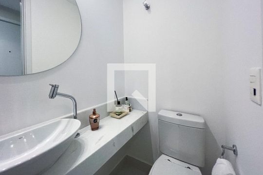 Apartamento mobiliado em Indianópolis, 2 quartos, academia e churrasqueira no condomínio. Ideal para comprar. — Lavabo