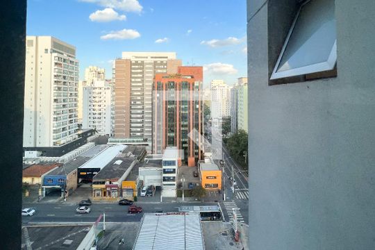 Apartamento mobiliado em Indianópolis, 2 quartos, academia e churrasqueira no condomínio. Ideal para comprar. — Vista