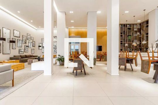 Apartamento mobiliado em Indianópolis, 2 quartos, academia e churrasqueira no condomínio. Ideal para comprar. — Salão de Festas