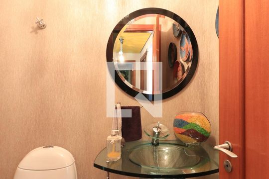 Apartamento mobiliado com 3 quartos, closet e varanda. Excelente oportunidade de compra! — Lavabo