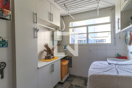 Apartamento mobiliado com 3 quartos, closet e varanda. Excelente oportunidade de compra! — Área de Serviço