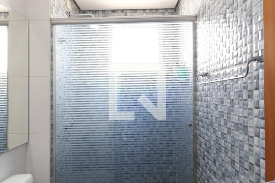 Apartamento mobiliado com 3 quartos, closet e varanda. Excelente oportunidade de compra! — Banheiro da Suíte 3