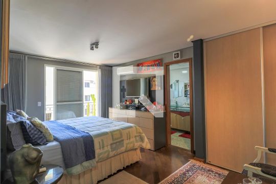 Apartamento mobiliado com 3 quartos, closet e varanda. Excelente oportunidade de compra! — Suíte 1