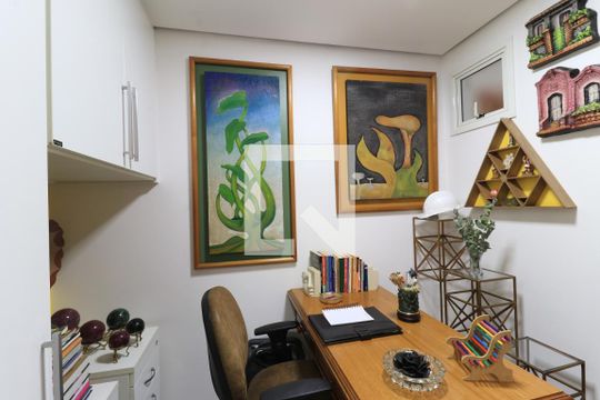 Apartamento mobiliado com 3 quartos, closet e varanda. Excelente oportunidade de compra! — Quarto de Serviço