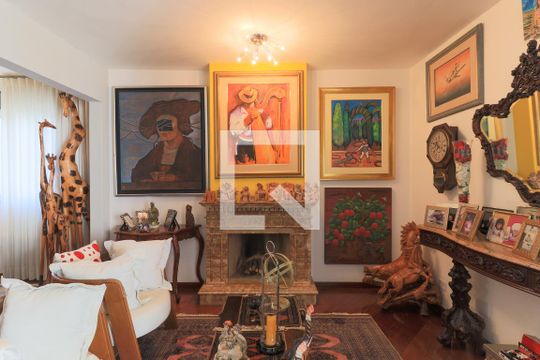 Apartamento mobiliado com 3 quartos, closet e varanda. Excelente oportunidade de compra! — Sala