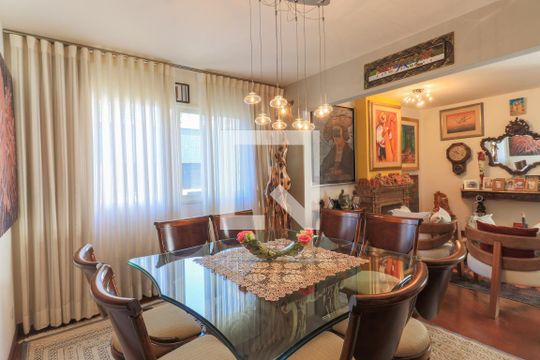 Apartamento mobiliado com 3 quartos, closet e varanda. Excelente oportunidade de compra! — Sala de Jantar