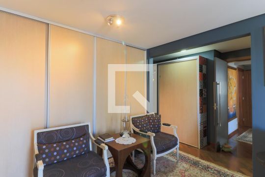 Apartamento mobiliado com 3 quartos, closet e varanda. Excelente oportunidade de compra! — Suíte 1