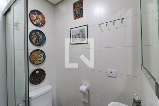 Apartamento mobiliado com 3 quartos, closet e varanda. Excelente oportunidade de compra! — Banheiro de serviço