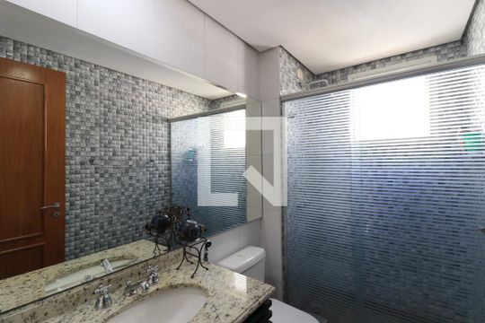 Apartamento mobiliado com 3 quartos, closet e varanda. Excelente oportunidade de compra! — Banheiro da Suíte 3