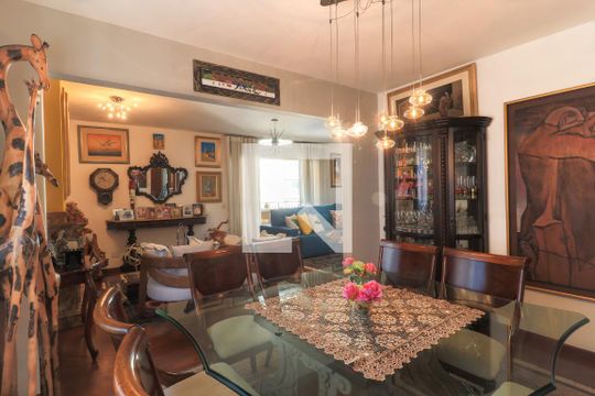Apartamento mobiliado com 3 quartos, closet e varanda. Excelente oportunidade de compra! — Sala de Jantar