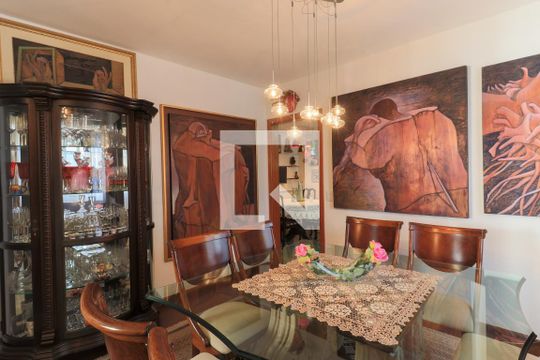Apartamento mobiliado com 3 quartos, closet e varanda. Excelente oportunidade de compra! — Sala de Jantar