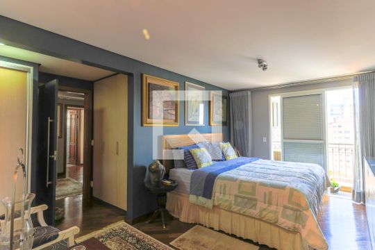 Apartamento mobiliado com 3 quartos, closet e varanda. Excelente oportunidade de compra! — Suíte 1