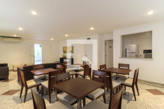 Apartamento mobiliado com 3 quartos, closet e varanda. Excelente oportunidade de compra! — Área comum - Salão de festas