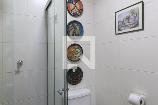 Apartamento mobiliado com 3 quartos, closet e varanda. Excelente oportunidade de compra! — Banheiro de serviço