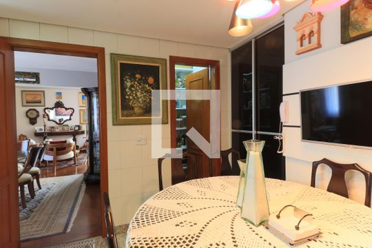 Apartamento mobiliado com 3 quartos, closet e varanda. Excelente oportunidade de compra! — Cozinha