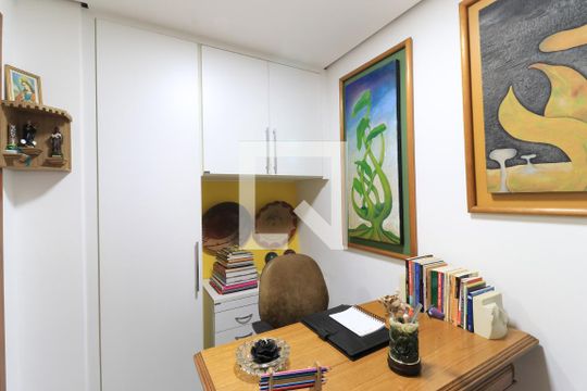 Apartamento mobiliado com 3 quartos, closet e varanda. Excelente oportunidade de compra! — Quarto de Serviço