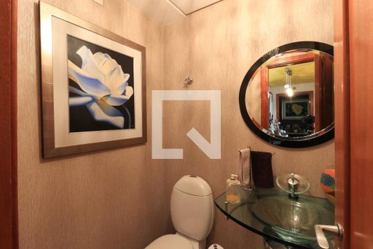 Apartamento mobiliado com 3 quartos, closet e varanda. Excelente oportunidade de compra! — Lavabo