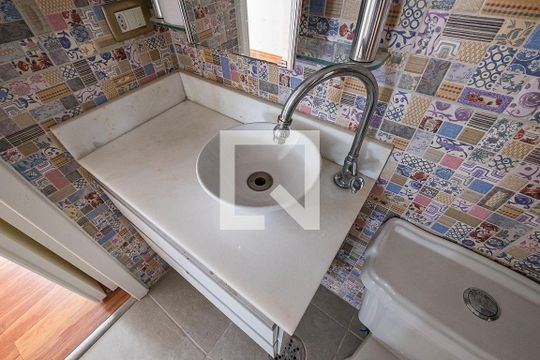 Apartamento à venda, com 329 m², 3 quartos e 4 vagas — Suíte 3 - Banheiro