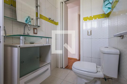 Apartamento à venda, com 329 m², 3 quartos e 4 vagas — Suíte 2 - Banheiro
