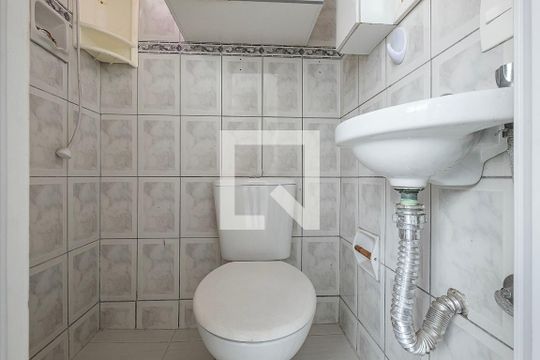 Apartamento à venda, com 329 m², 3 quartos e 4 vagas — Área de Serviço - Banheiro