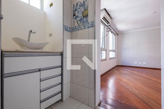 Apartamento à venda, com 329 m², 3 quartos e 4 vagas — Suíte 1 - Banheiro