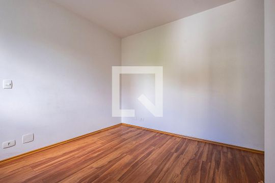 Apartamento à venda, com 329 m², 3 quartos e 4 vagas — Suíte 2