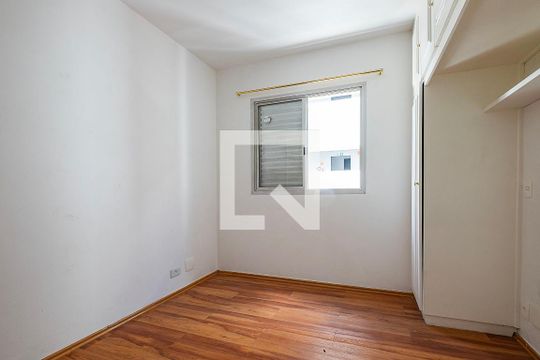 Apartamento à venda, com 329 m², 3 quartos e 4 vagas — Suíte 2 - Banheiro