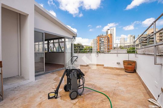 Apartamento à venda, com 329 m², 3 quartos e 4 vagas — Terraço