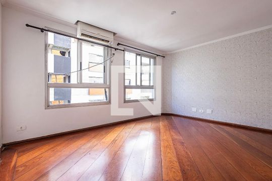 Apartamento à venda, com 329 m², 3 quartos e 4 vagas — Suíte 1