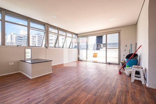 Apartamento à venda, com 329 m², 3 quartos e 4 vagas — Sala 2