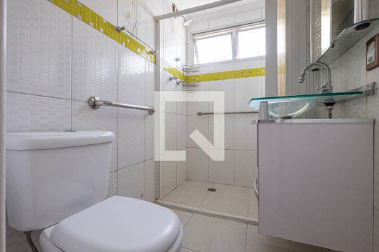 Apartamento à venda, com 329 m², 3 quartos e 4 vagas — Suíte 2 - Banheiro