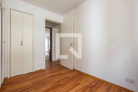 Apartamento à venda, com 329 m², 3 quartos e 4 vagas — Suíte 2 - Banheiro