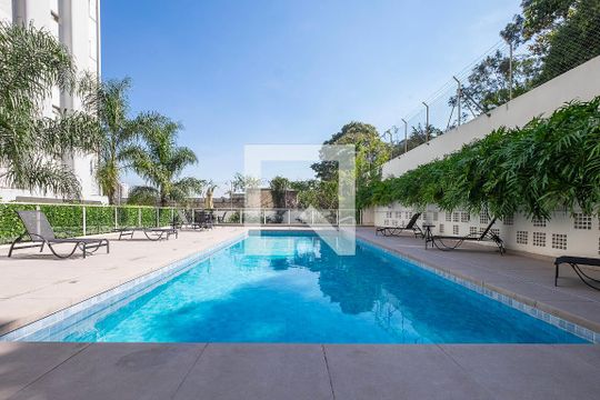 Apartamento à venda, com 329 m², 3 quartos e 4 vagas — Piscina