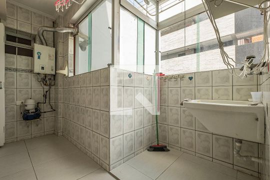 Apartamento à venda, com 329 m², 3 quartos e 4 vagas — Área de Serviço