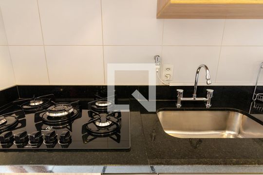 Apartamento com 2 quartos e varanda em Campo Belo para comprar. — Cozinha
